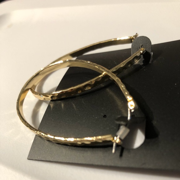 Tahari earrings - Picture 2 of 2